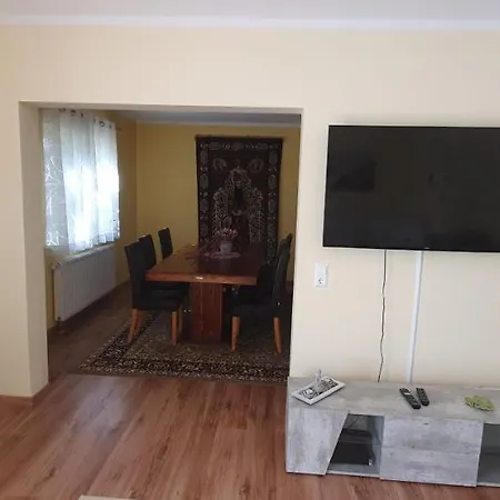 Fichtenwalde, 160m², 3 Sz, 2 Baeder, Bis 6 Personen, Garten, Vdsl بيت للعطل *
