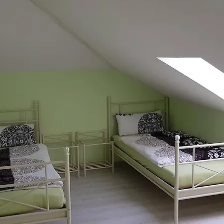 Fichtenwalde, 160m², 3 Sz, 2 Baeder, Bis 6 Personen, Garten, Vdsl Fichtenwalde