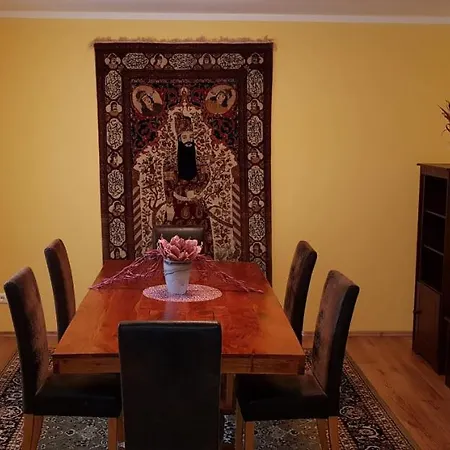 Fichtenwalde, 160m², 3 Sz, 2 Baeder, Bis 6 Personen, Garten, Vdsl Holiday home Fichtenwalde