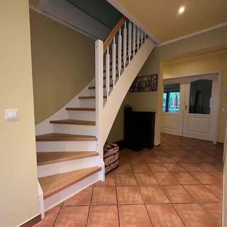 Fichtenwalde, 160m², 3 Sz, 2 Baeder, Bis 6 Personen, Garten, Vdsl