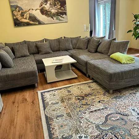 Fichtenwalde, 160m², 3 Sz, 2 Baeder, Bis 6 Personen, Garten, Vdsl Holiday home *