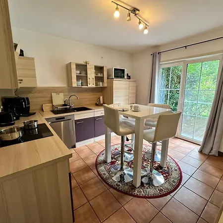 Fichtenwalde, 160m², 3 Sz, 2 Baeder, Bis 6 Personen, Garten, Vdsl * Fichtenwalde