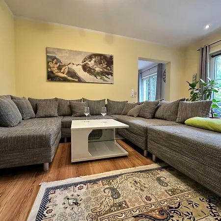 Fichtenwalde, 160m², 3 Sz, 2 Baeder, Bis 6 Personen, Garten, Vdsl