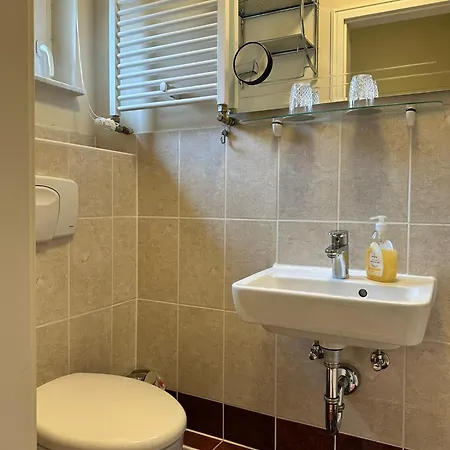 Fichtenwalde, 160m², 3 Sz, 2 Baeder, Bis 6 Personen, Garten, Vdsl Fichtenwalde