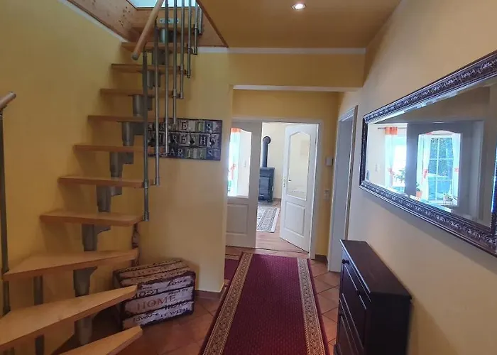 Fichtenwalde, 160m², 3 Sz, 2 Baeder, Bis 6 Personen, Garten, Vdsl Fichtenwalde