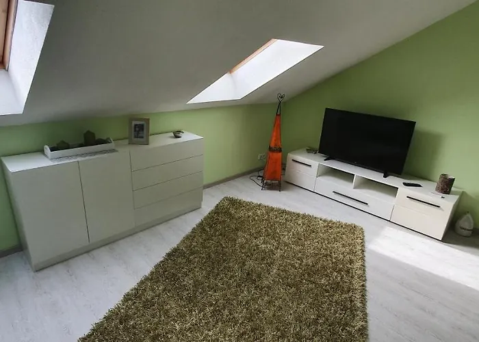 Fichtenwalde, 160m², 3 Sz, 2 Baeder, Bis 6 Personen, Garten, Vdsl Semesterbostad