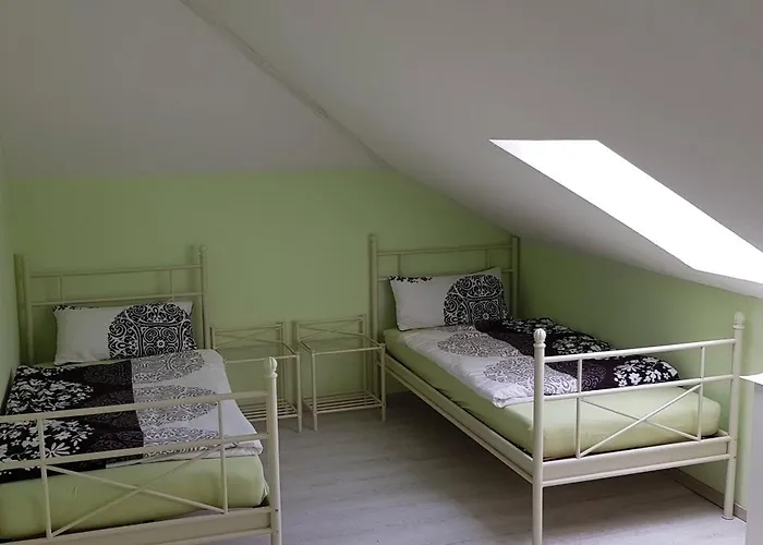 Fichtenwalde, 160m², 3 Sz, 2 Baeder, Bis 6 Personen, Garten, Vdsl Fichtenwalde