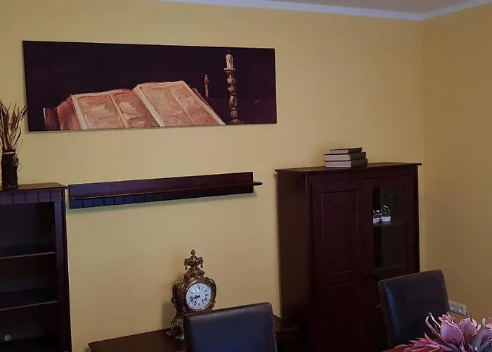 Fichtenwalde, 160m², 3 Sz, 2 Baeder, Bis 6 Personen, Garten, Vdsl Semesterbostad