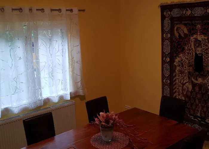 Semesterbostad Fichtenwalde, 160m², 3 Sz, 2 Baeder, Bis 6 Personen, Garten, Vdsl Fichtenwalde