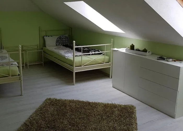 Semesterbostad Fichtenwalde, 160m², 3 Sz, 2 Baeder, Bis 6 Personen, Garten, Vdsl