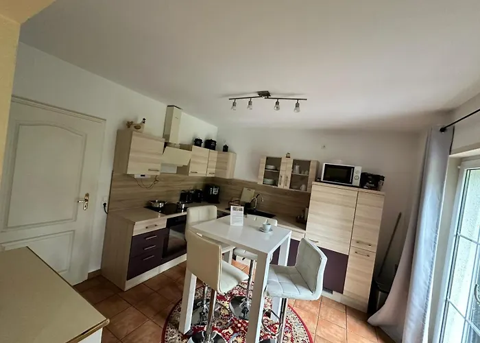 Fichtenwalde, 160m², 3 Sz, 2 Baeder, Bis 6 Personen, Garten, Vdsl Semesterbostad *