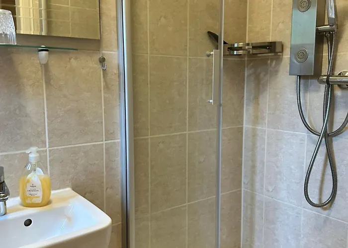 Fichtenwalde, 160m², 3 Sz, 2 Baeder, Bis 6 Personen, Garten, Vdsl Semesterbostad